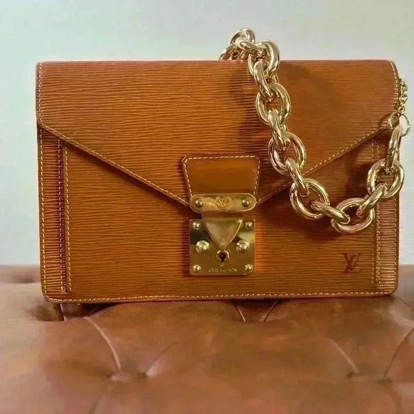 Authentic vintage Louis Vuitton epi clutch ~ brown - Picture 3 of 16